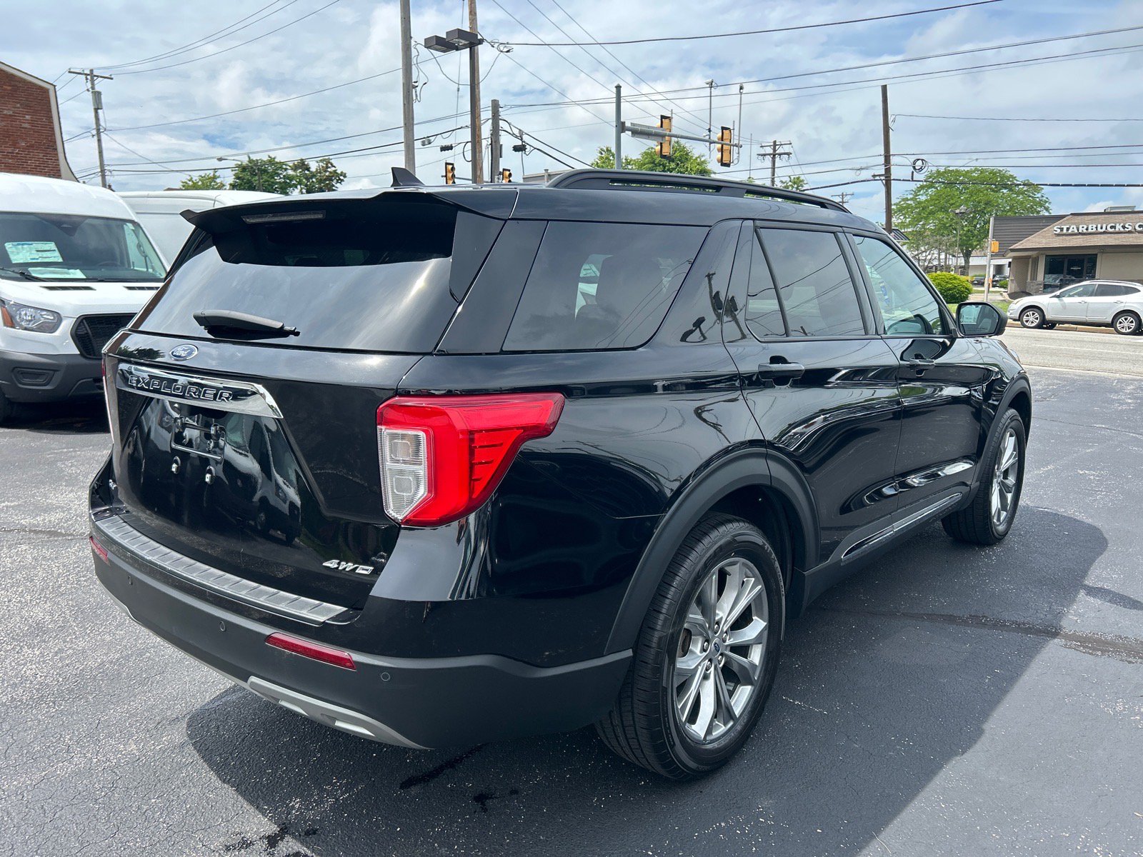 Certified 2023 Ford Explorer XLT w/ Equipment Group 202A AWD/4WD image 17