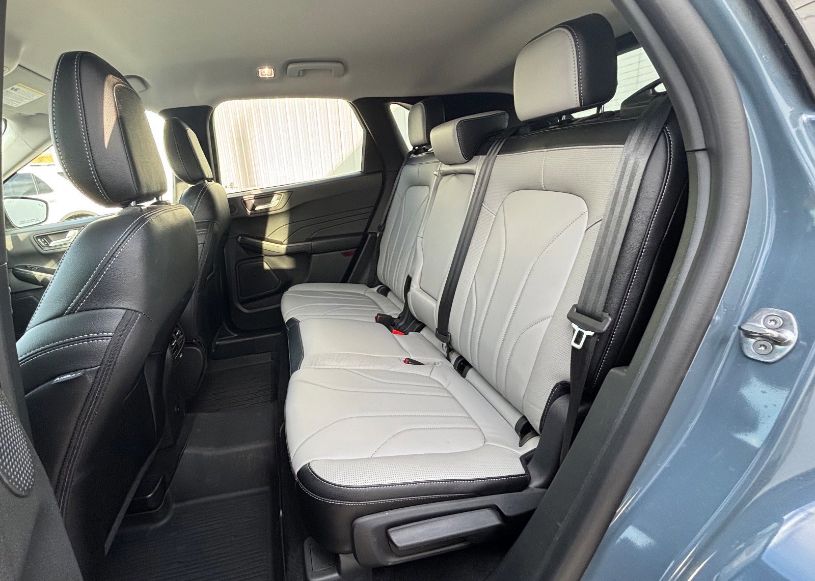 Certified 2025 Ford Escape Platinum w/ Premium Technology Package image 21