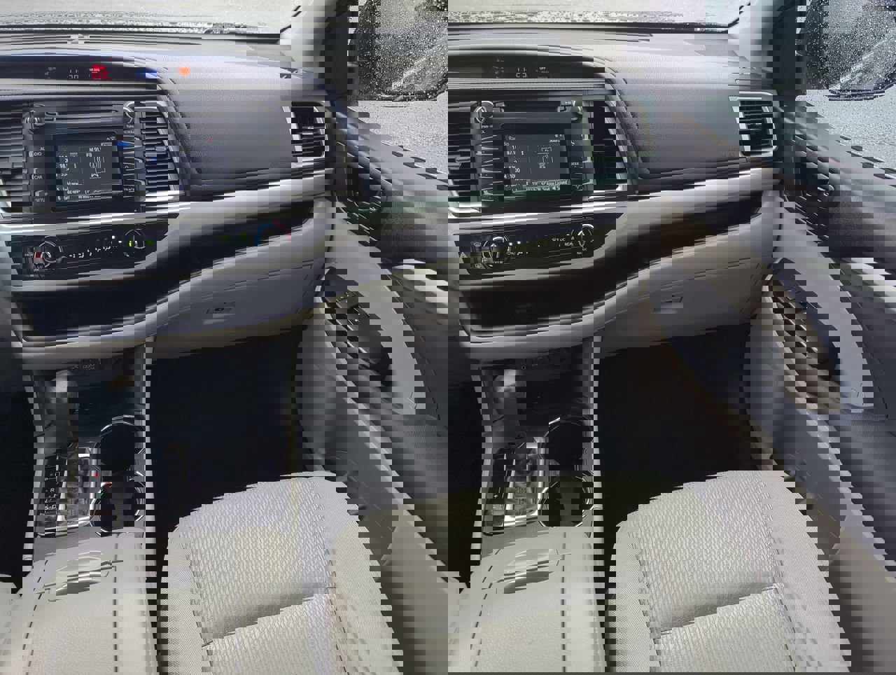 Used 2018 Toyota Highlander LE image 16