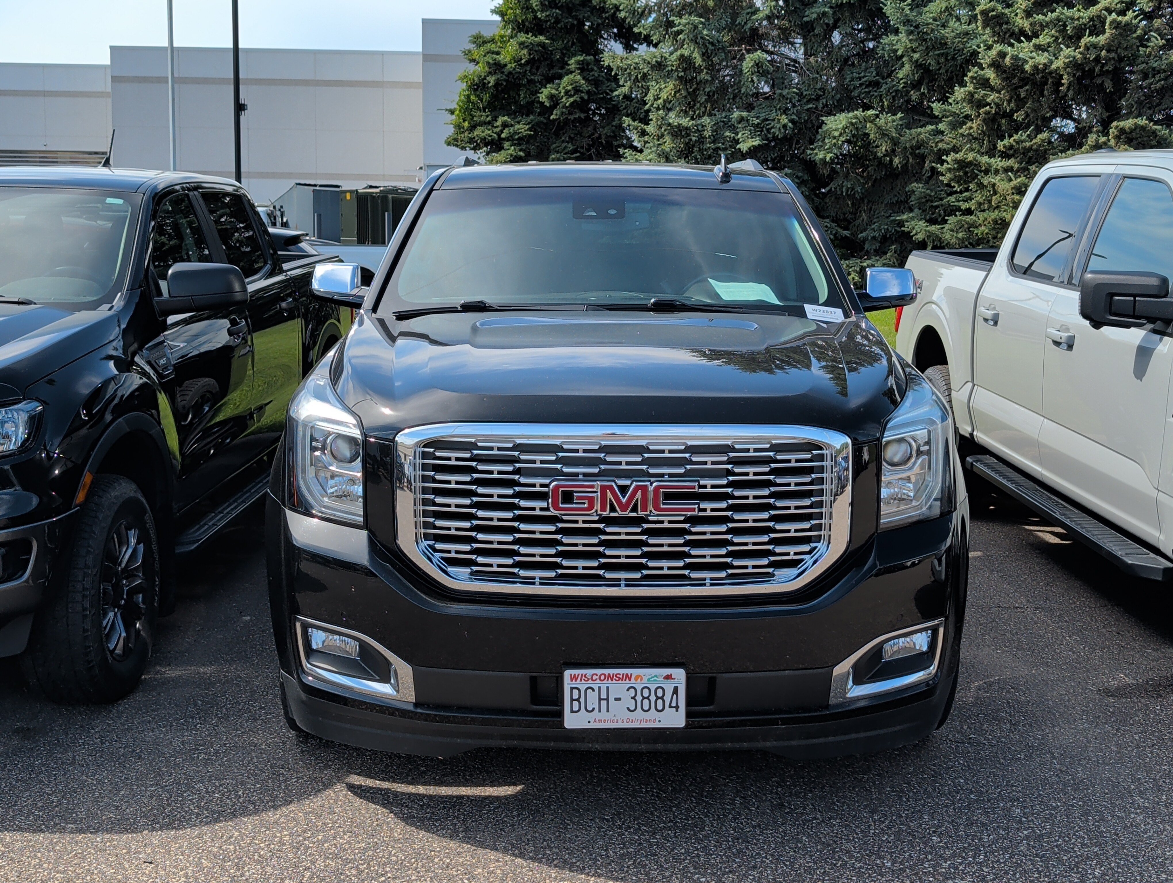 Used 2019 GMC Yukon Denali w/ Denali Ultimate Package AWD/4WD image 5