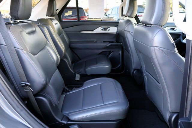 Certified 2025 Ford Explorer Active w/ Active Comfort Package image 21