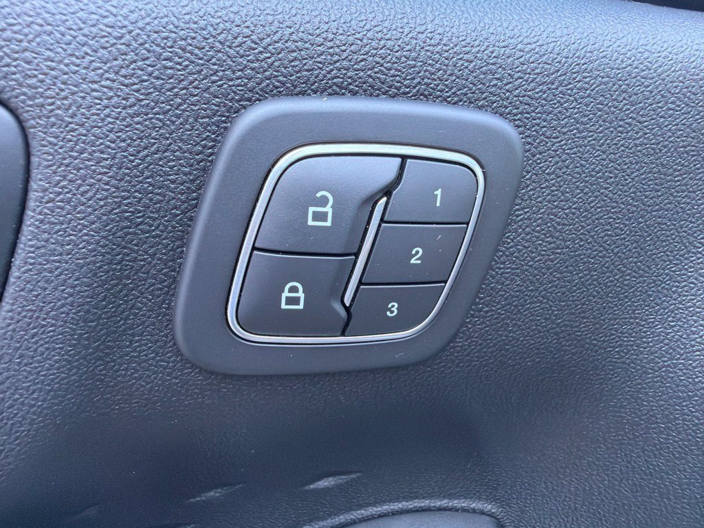 Certified 2020 Ford Escape SEL FWD image 24
