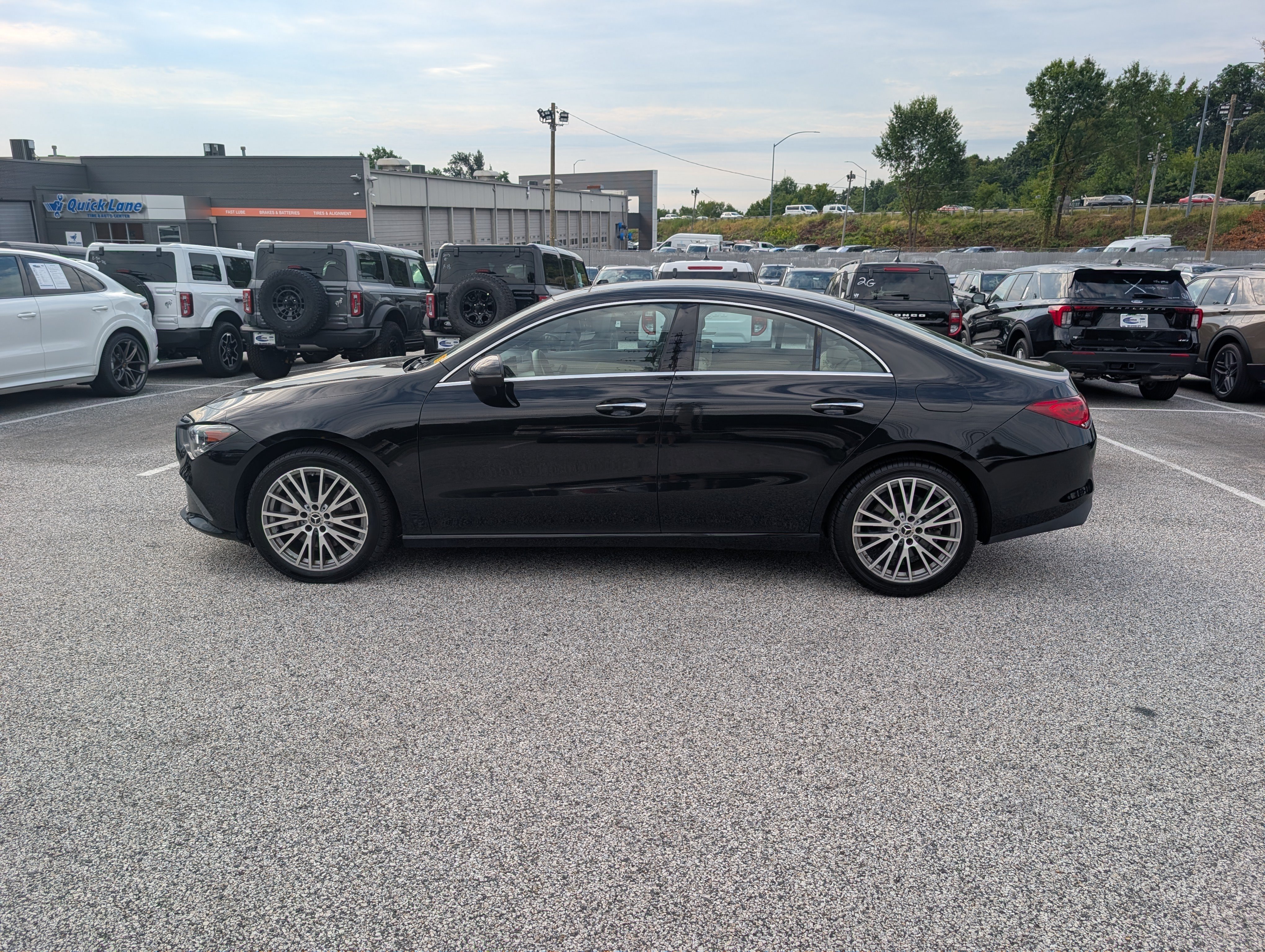 Used 2021 Mercedes-Benz CLA 250 4MATIC image 3