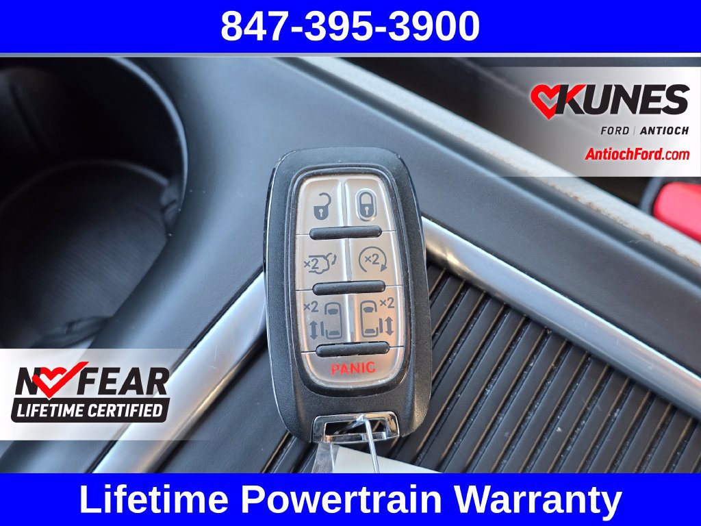 Used 2024 Chrysler Pacifica Touring-L FWD image 50
