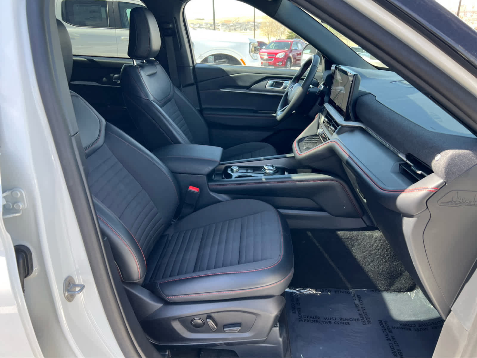 Certified 2025 Ford Explorer ST-Line w/ Premium Package AWD/4WD image 17