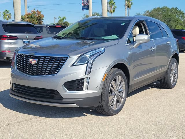 Used 2024 Cadillac XT5 Premium Luxury w/ Technology Package FWD image 3