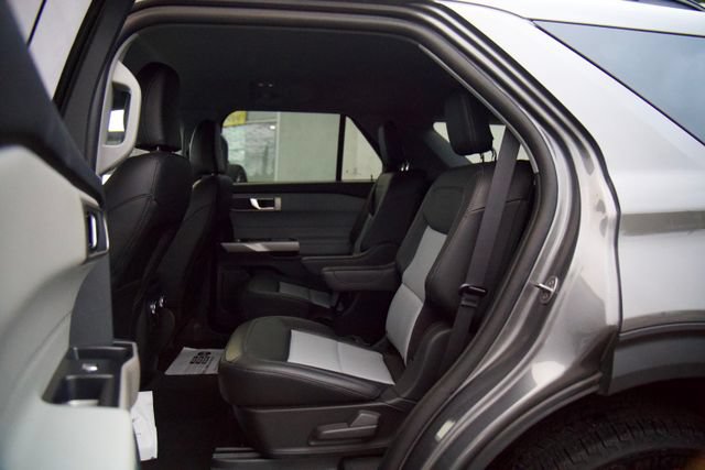 Certified 2024 Ford Explorer XLT w/ Equipment Group 202A AWD/4WD image 21