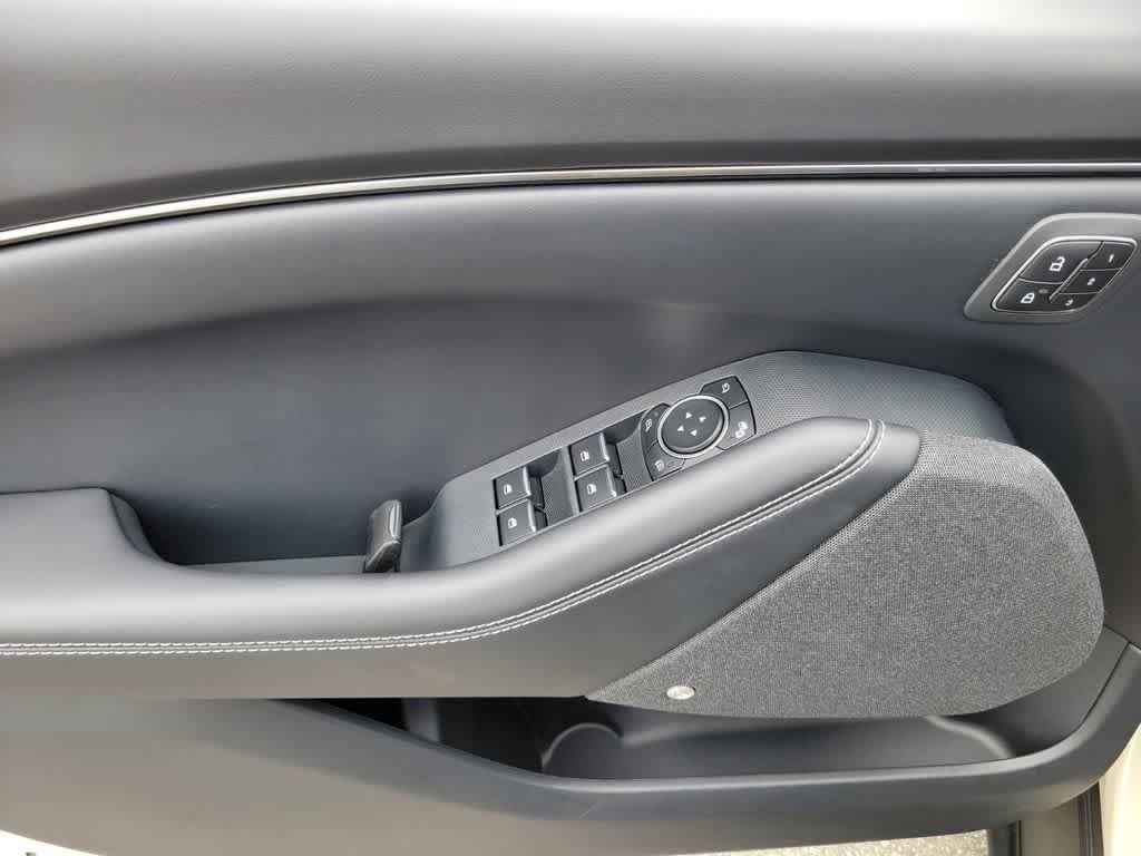 Certified 2025 Ford Mustang Mach-E Premium AWD/4WD image 17