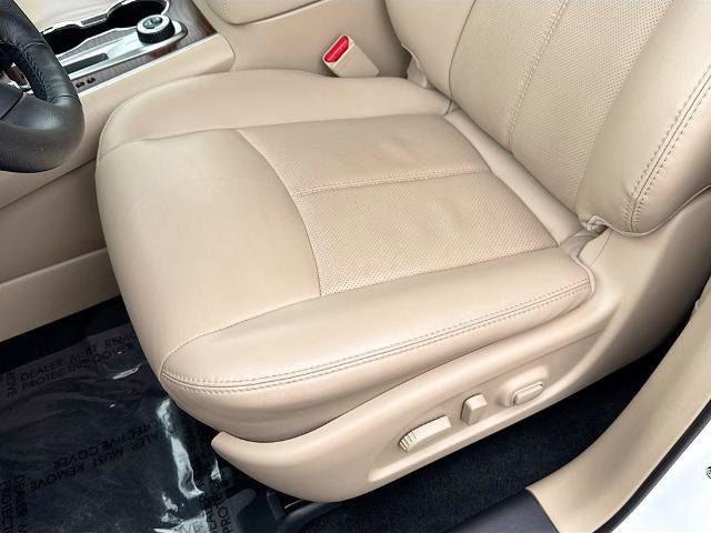 Used 2020 Nissan Pathfinder Platinum AWD/4WD image 17