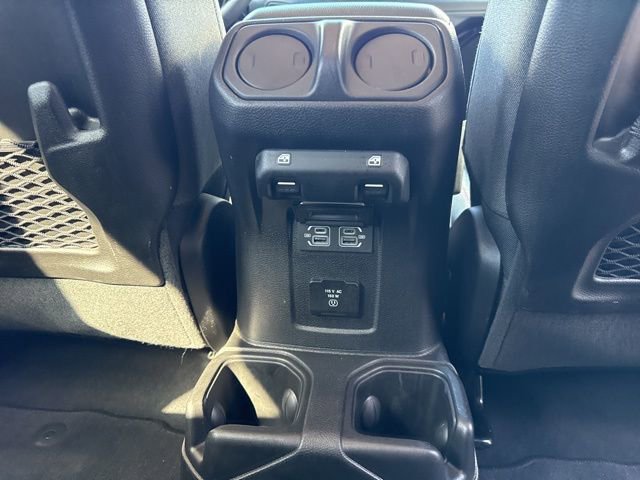 Used 2025 Jeep Wrangler Unlimited Rubicon AWD/4WD image 41