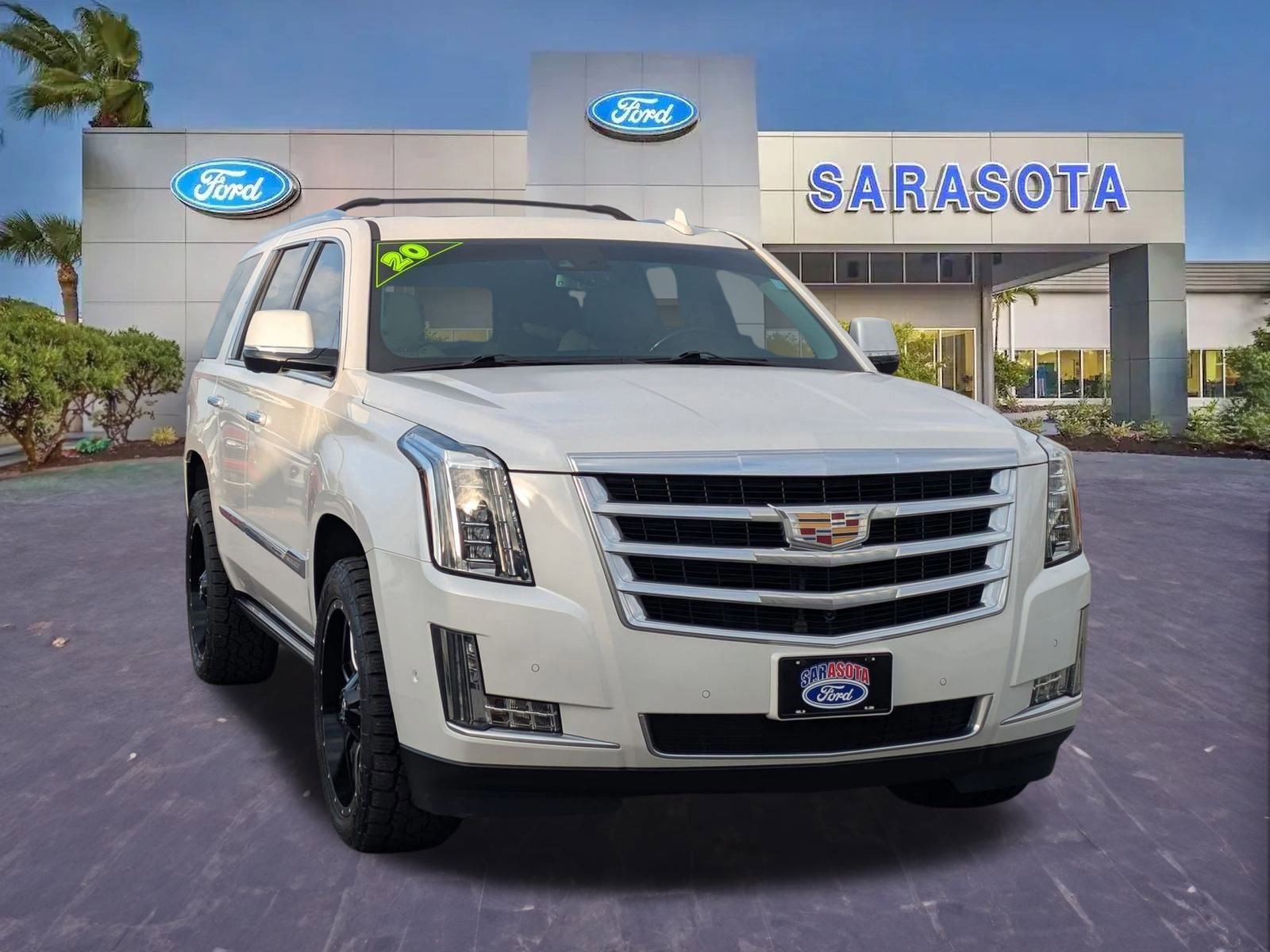 Used 2020 Cadillac Escalade Premium Luxury image 7