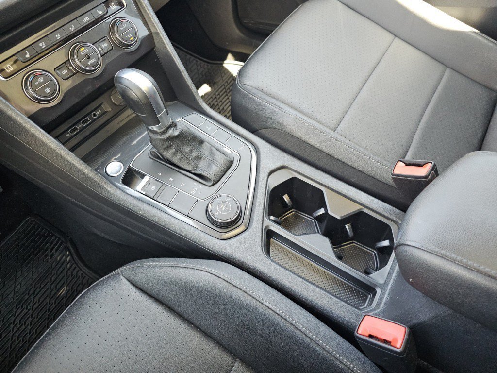 Used 2019 Volkswagen Tiguan SE w/ Panoramic Sunroof Package AWD/4WD image 32
