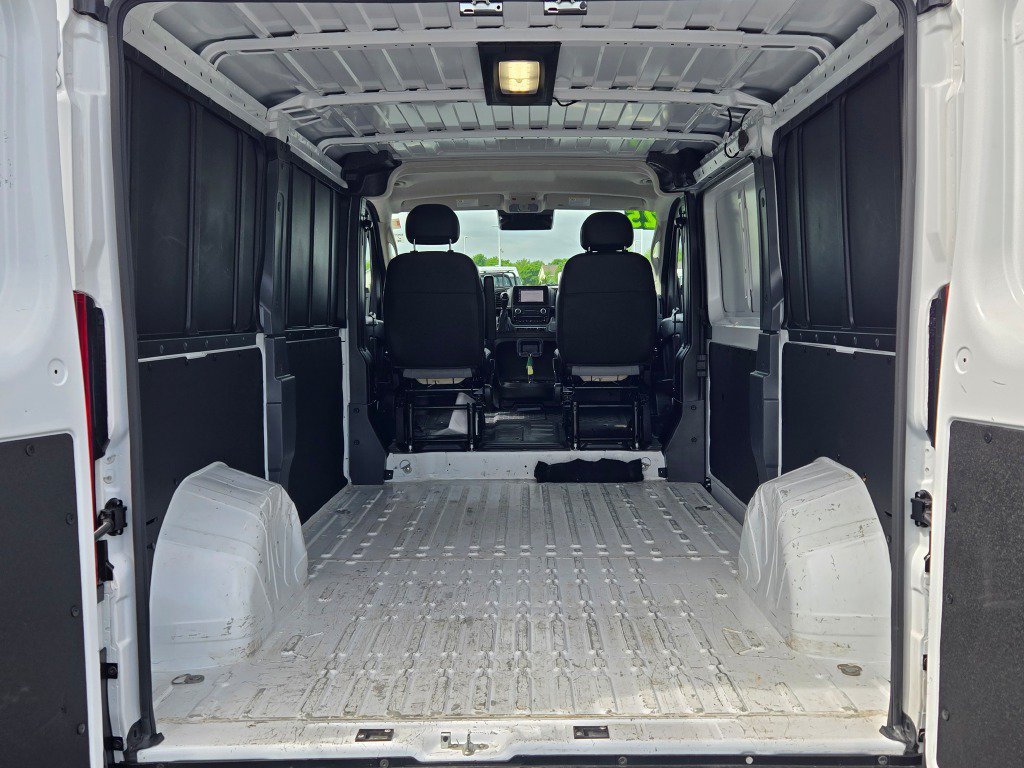 Used 2025 RAM ProMaster 2500 w/ Convenience Group FWD image 12