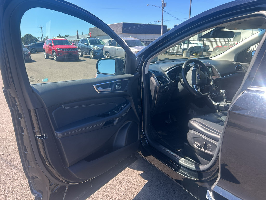 Certified 2018 Ford Edge Titanium w/ Ford Safe & Smart Package AWD/4WD image 12