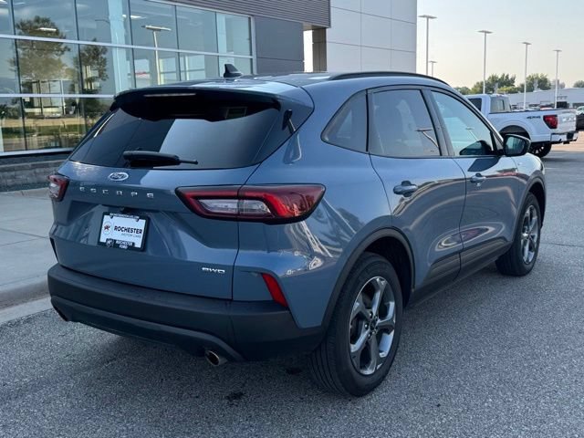 Certified 2025 Ford Escape ST-Line Select AWD/4WD image 36