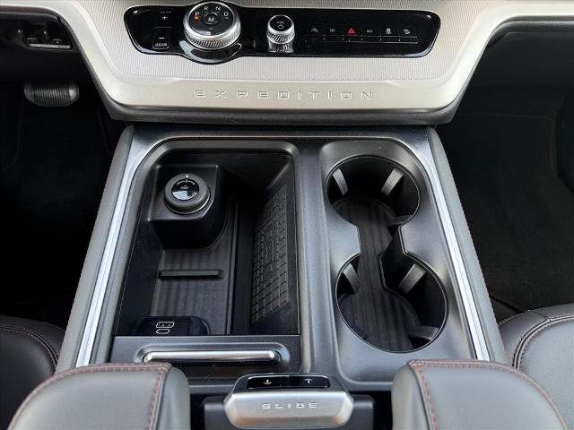 Certified 2025 Ford Expedition Active AWD/4WD image 18