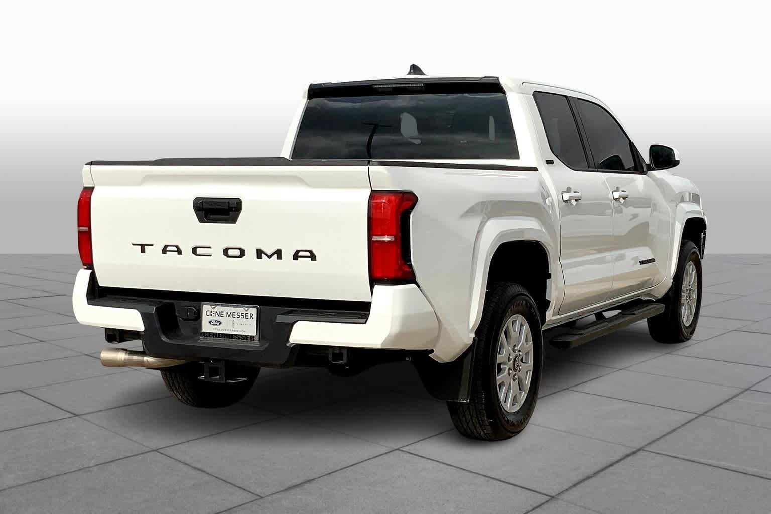 Used 2024 Toyota Tacoma SR5 RWD image 13