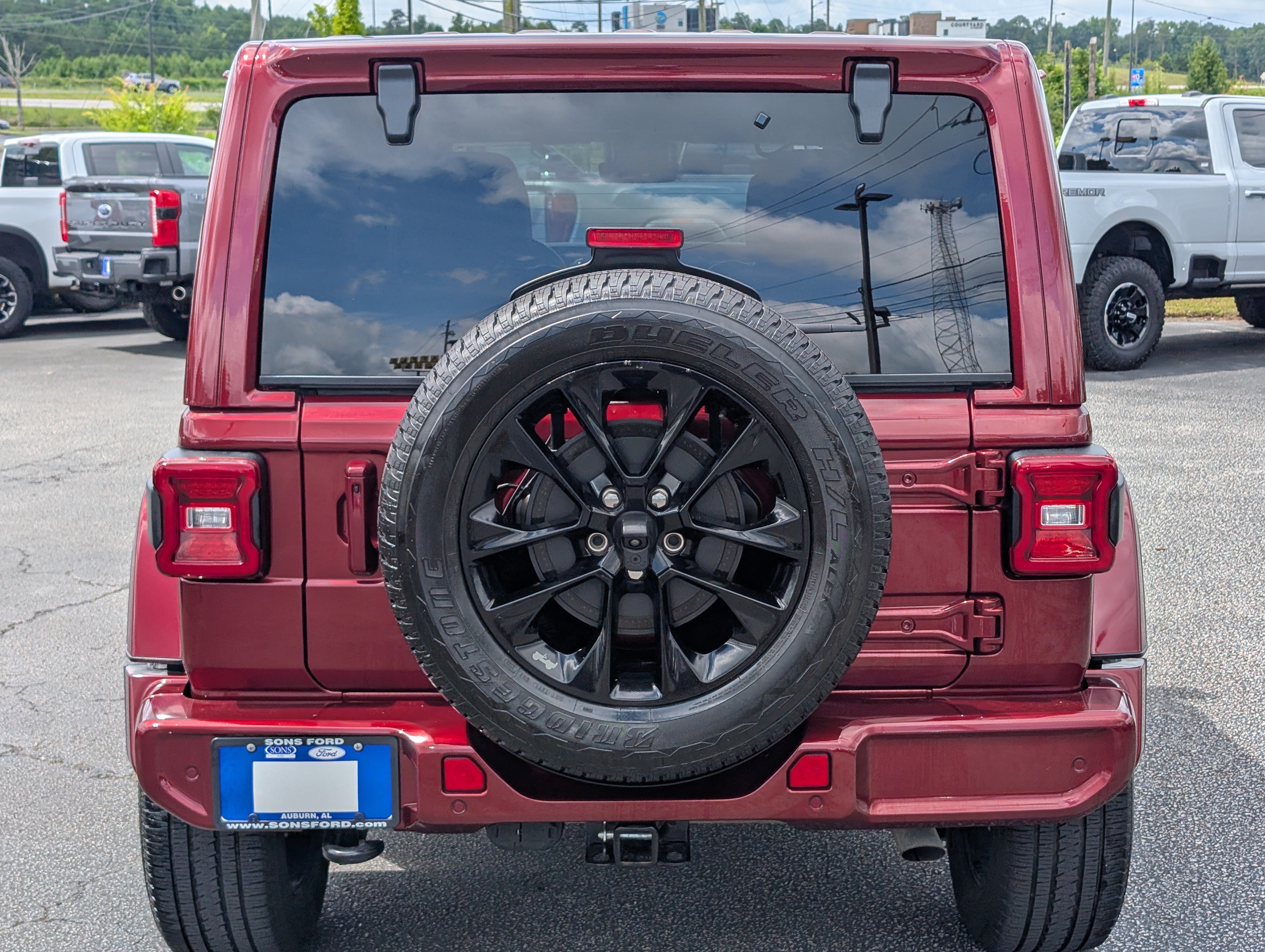 Used 2021 Jeep Wrangler Unlimited Sahara AWD/4WD image 10