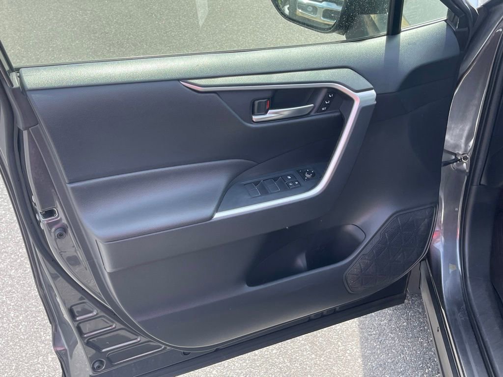 Used 2019 Toyota RAV4 XLE Premium w/ Cold Weather Package AWD/4WD image 24