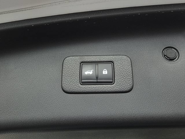 Used 2022 Nissan Armada Platinum w/ Captain's Chairs Package AWD/4WD image 27