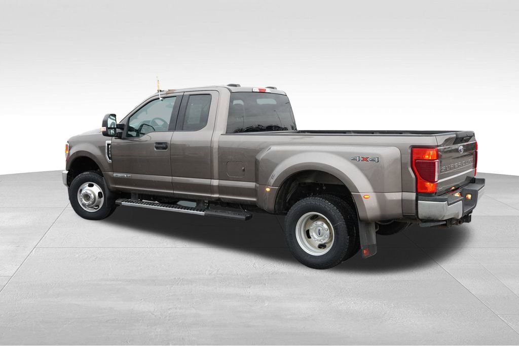 Certified 2022 Ford F350 XLT image 8