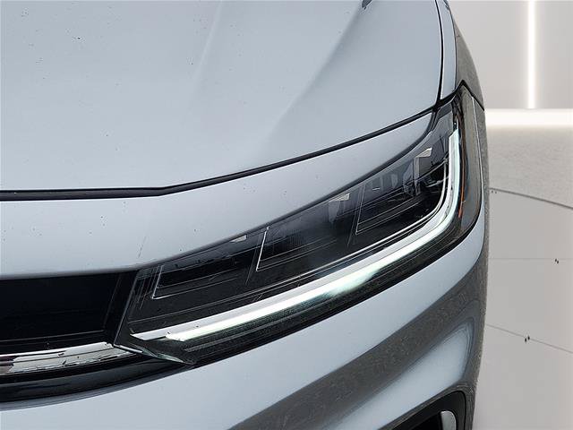 Used 2025 Volkswagen Jetta SE FWD image 29