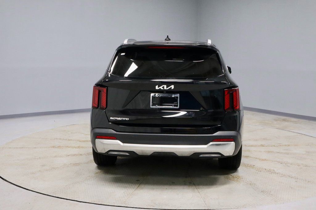 Used 2025 Kia Sorento SX image 4
