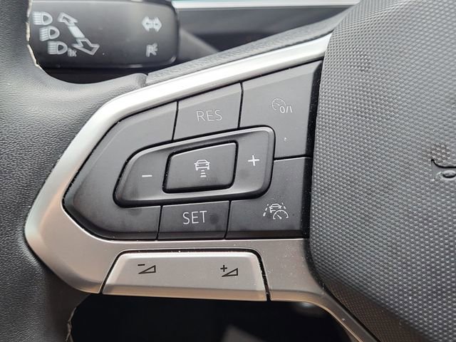 Used 2022 Volkswagen Tiguan SE w/ Panoramic Sunroof Package AWD/4WD image 18