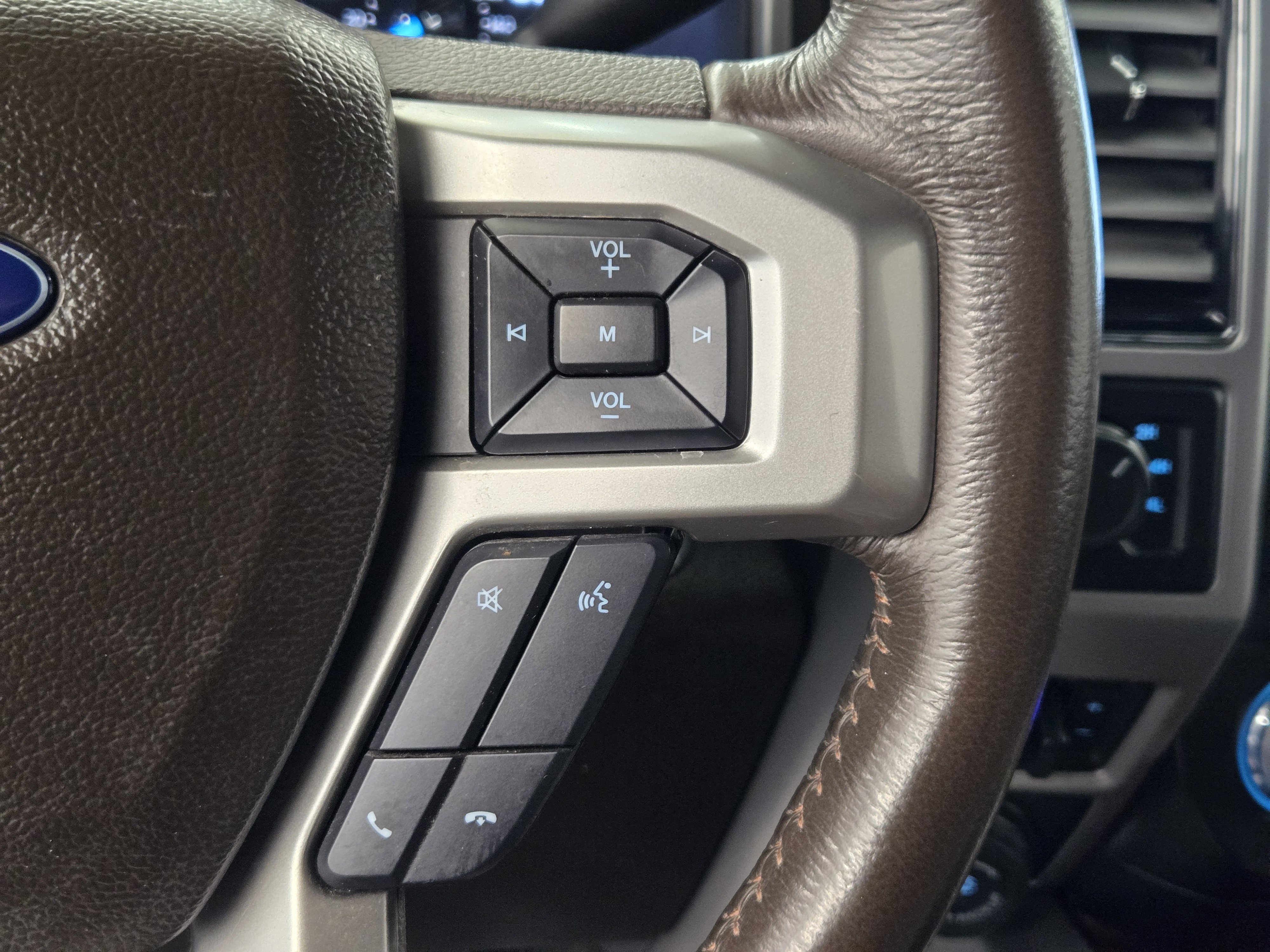 Certified 2021 Ford F250 King Ranch w/ King Ranch Ultimate Package AWD/4WD image 28