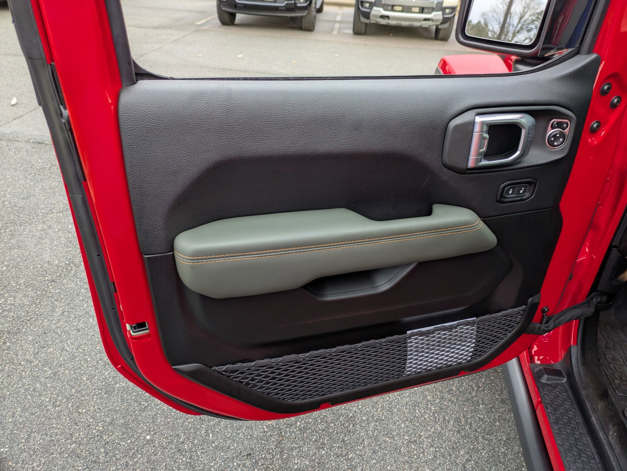 Used 2024 Jeep Gladiator Mojave image 16