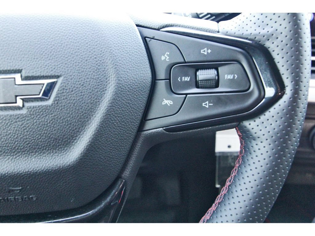 Used 2024 Chevrolet Trax RS w/ Sunroof Package FWD image 19