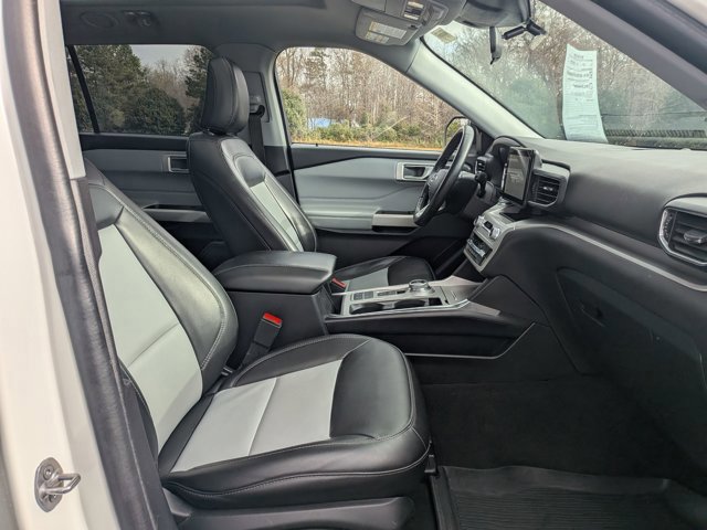 Certified 2022 Ford Explorer XLT w/ Equipment Group 202A image 37