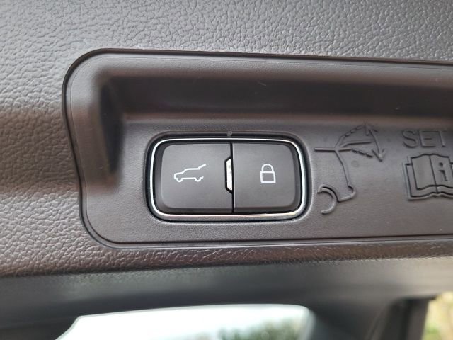 Certified 2023 Ford Explorer XLT w/ Equipment Group 202A image 7