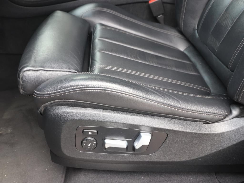 Used 2020 BMW X7 xDrive40i w/ Cold Weather Package AWD/4WD image 18