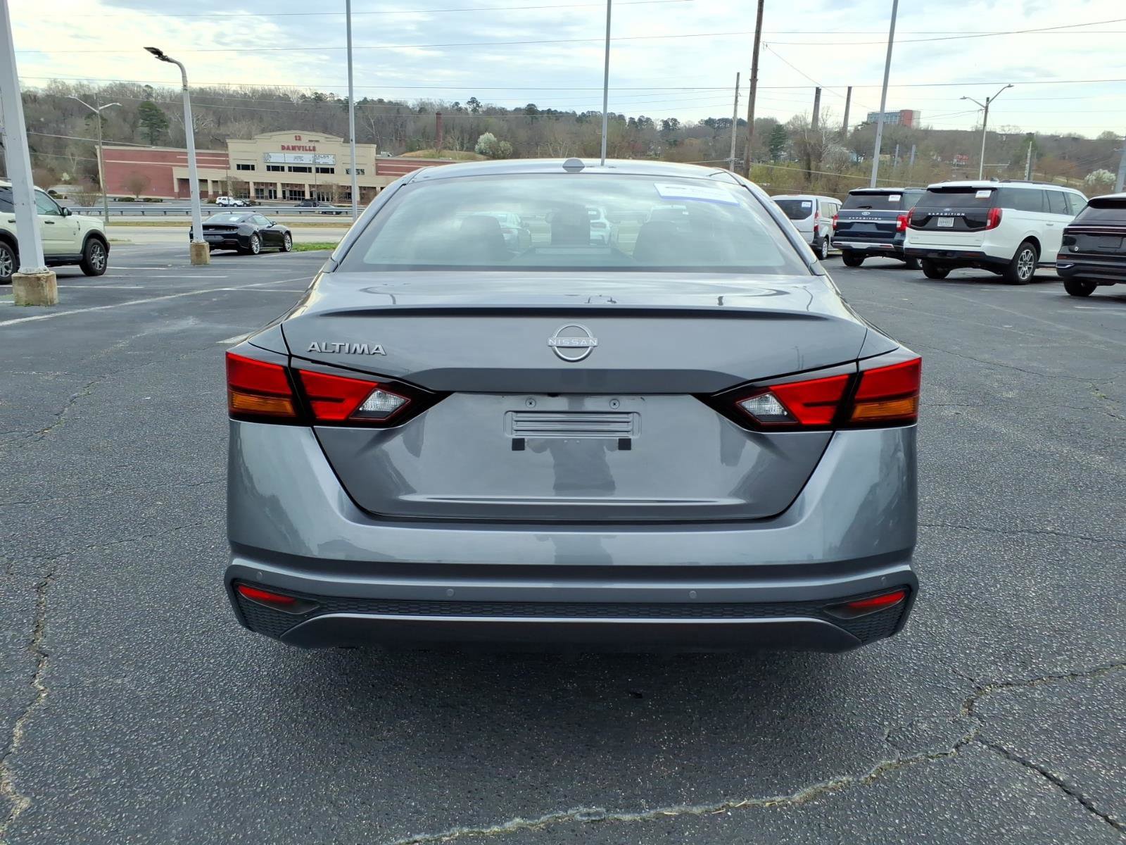 Used 2025 Nissan Altima 2.5 SV image 4
