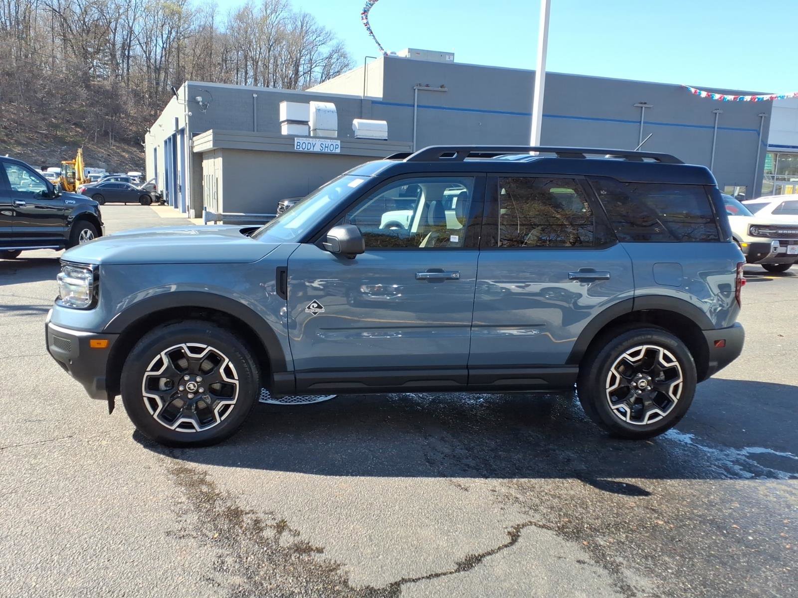 Certified 2025 Ford Bronco Sport Outer Banks w/ Outer Banks Tech Package+ AWD/4WD image 5