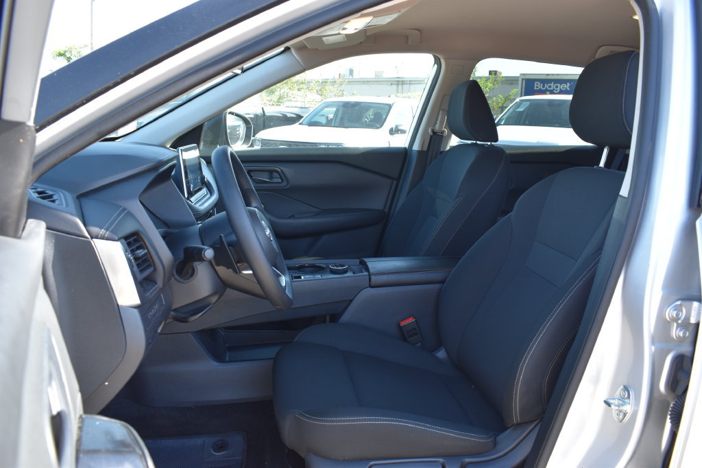 Used 2024 Nissan Rogue S AWD/4WD image 6