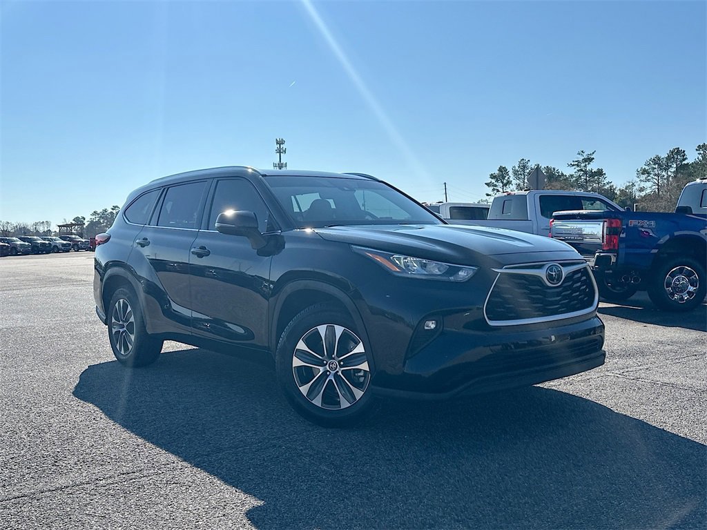 Used 2020 Toyota Highlander XLE image 5