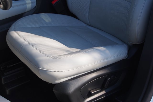 Certified 2025 Ford Explorer Platinum w/ Ultimate Package image 21