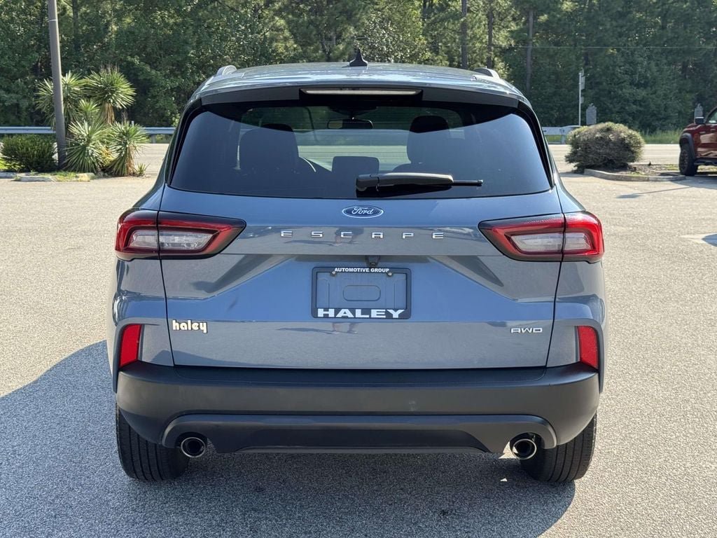 Certified 2025 Ford Escape ST-Line Select AWD/4WD image 23