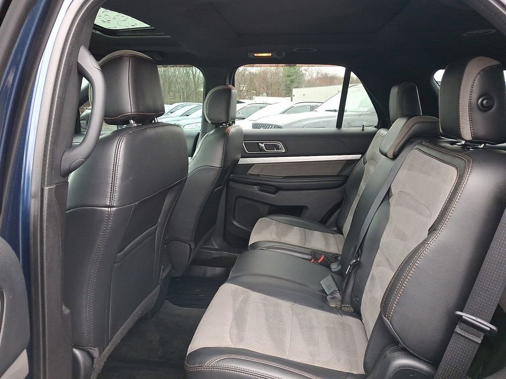 Certified 2017 Ford Explorer XLT w/ Equipment Group 202A image 11