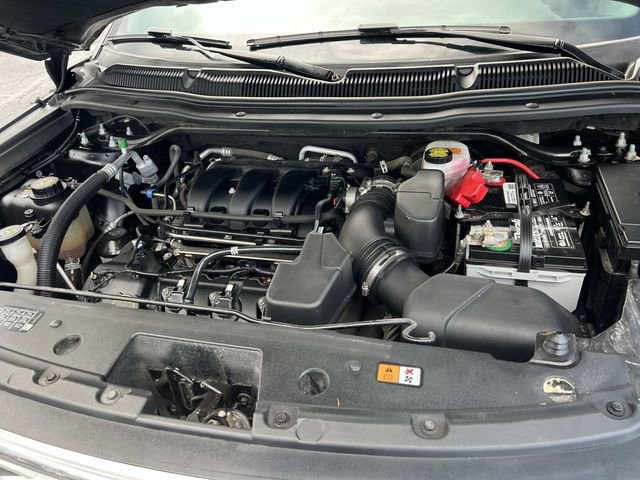 Certified 2018 Ford Explorer XLT w/ Equipment Group 202A image 11