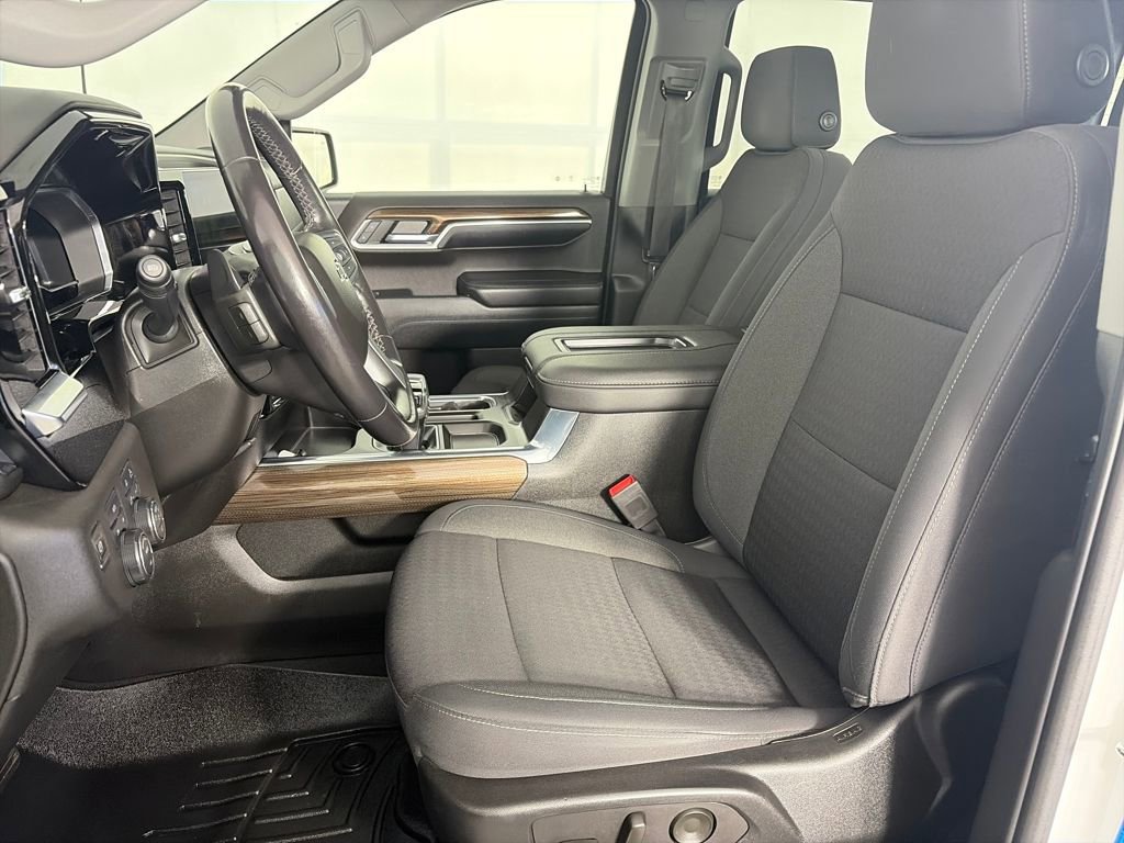 Used 2022 Chevrolet Silverado 1500 RST w/ Convenience Package II image 11