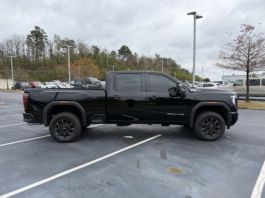 Used 2025 GMC Sierra 2500 AT4 w/ AT4 Preferred Package image 9