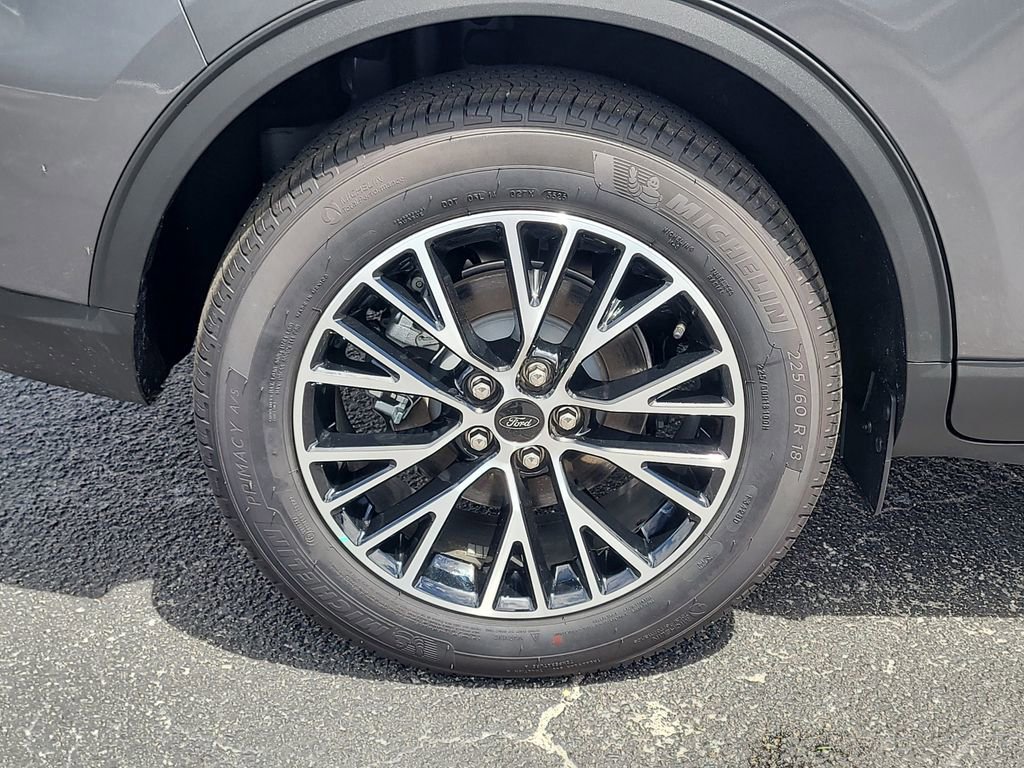 Certified 2026 Ford Escape SE image 5