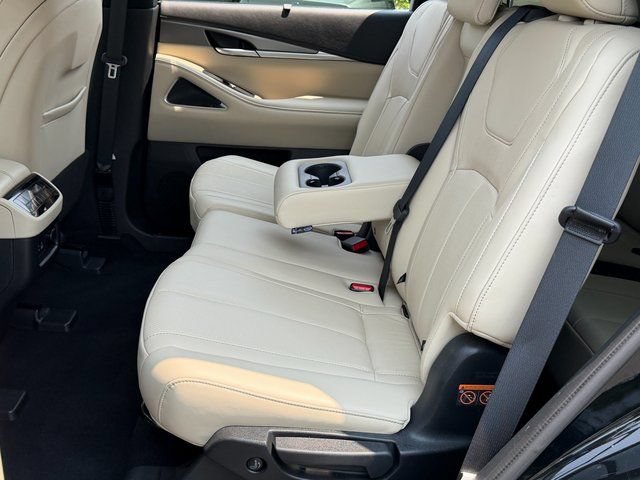 Used 2023 INFINITI QX60 Luxe w/ Performance Audio Package AWD/4WD image 7