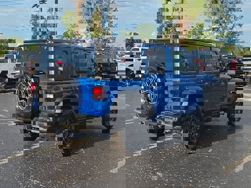 Used 2024 Jeep Wrangler Sport S image 5