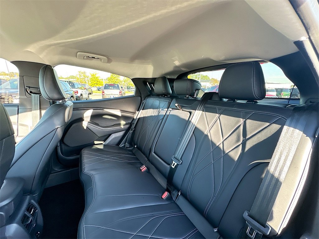 Certified 2022 Ford Mustang Mach-E Select w/ Comfort/Technology Package image 8