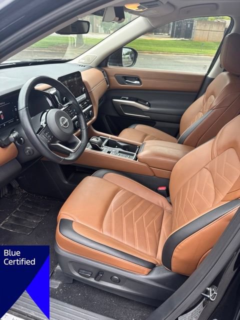 Used 2025 Nissan Pathfinder Platinum w/ Cargo Package FWD image 11