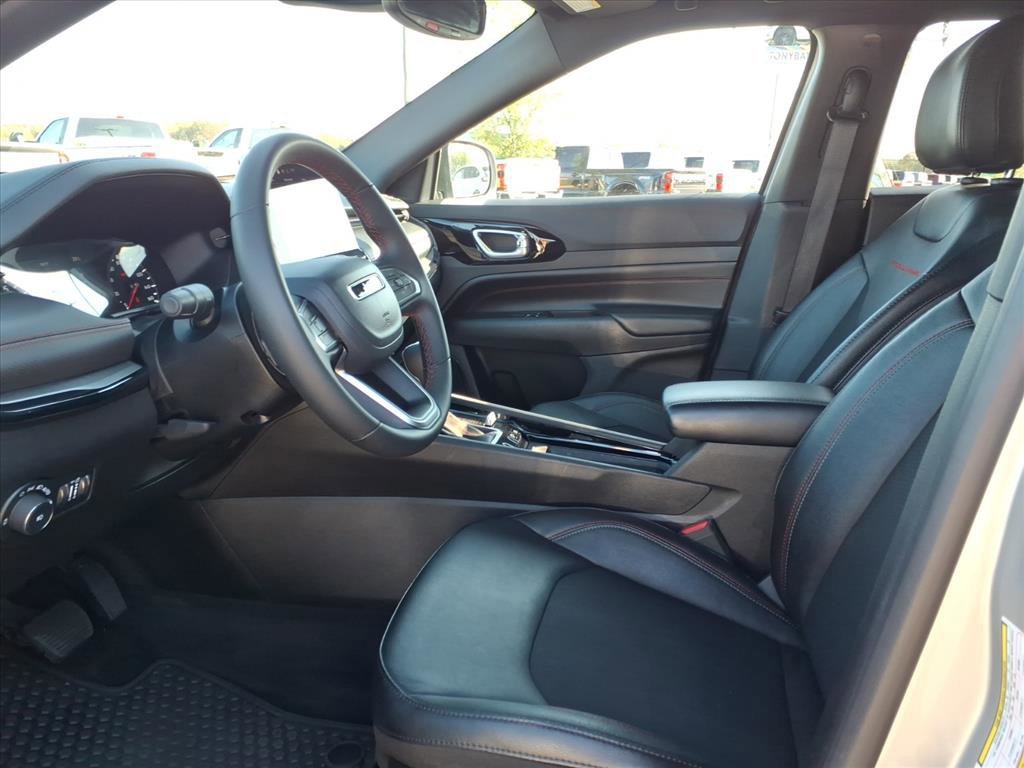 Used 2024 Jeep Compass Trailhawk image 10